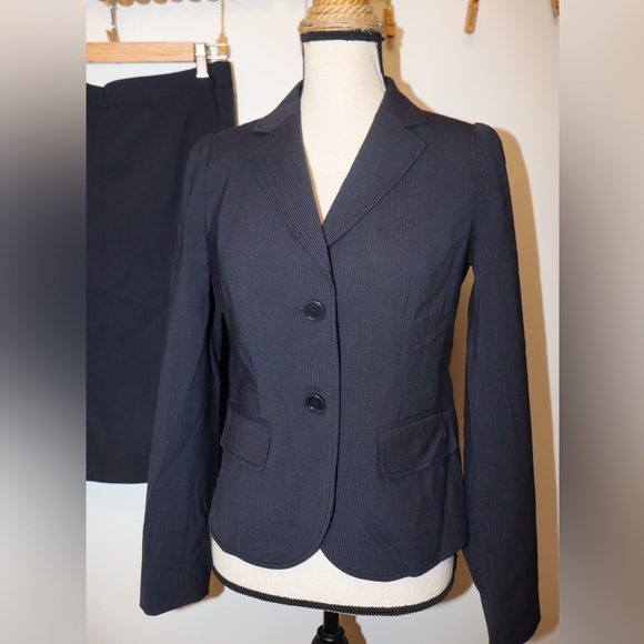 BANANA REPUBLIC Blazer and skirt set formal pinstripe - Picture 3 of 11